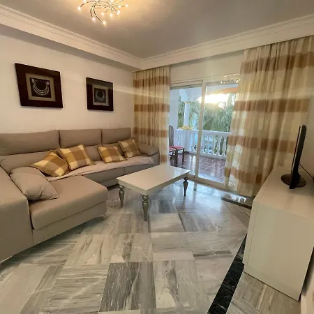 сozy 2 Bedroom In Area Of Apartament Marbella