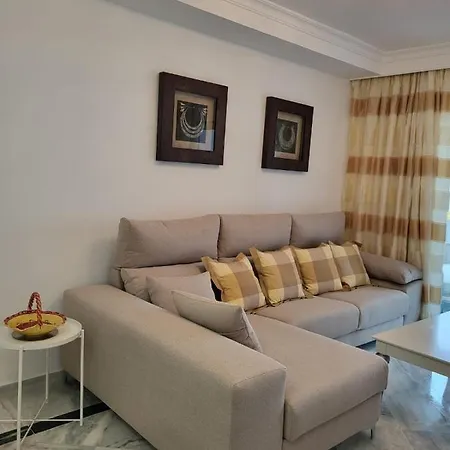 сozy 2 Bedroom In Area Of Apartament *