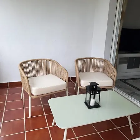 сozy 2 Bedroom In Area Of Apartament *