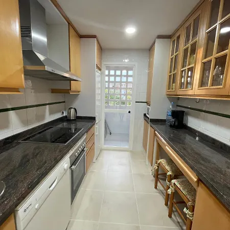 сozy 2 Bedroom In Area Of Apartamento *