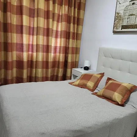 сozy 2 Bedroom In Area Of Apartamento